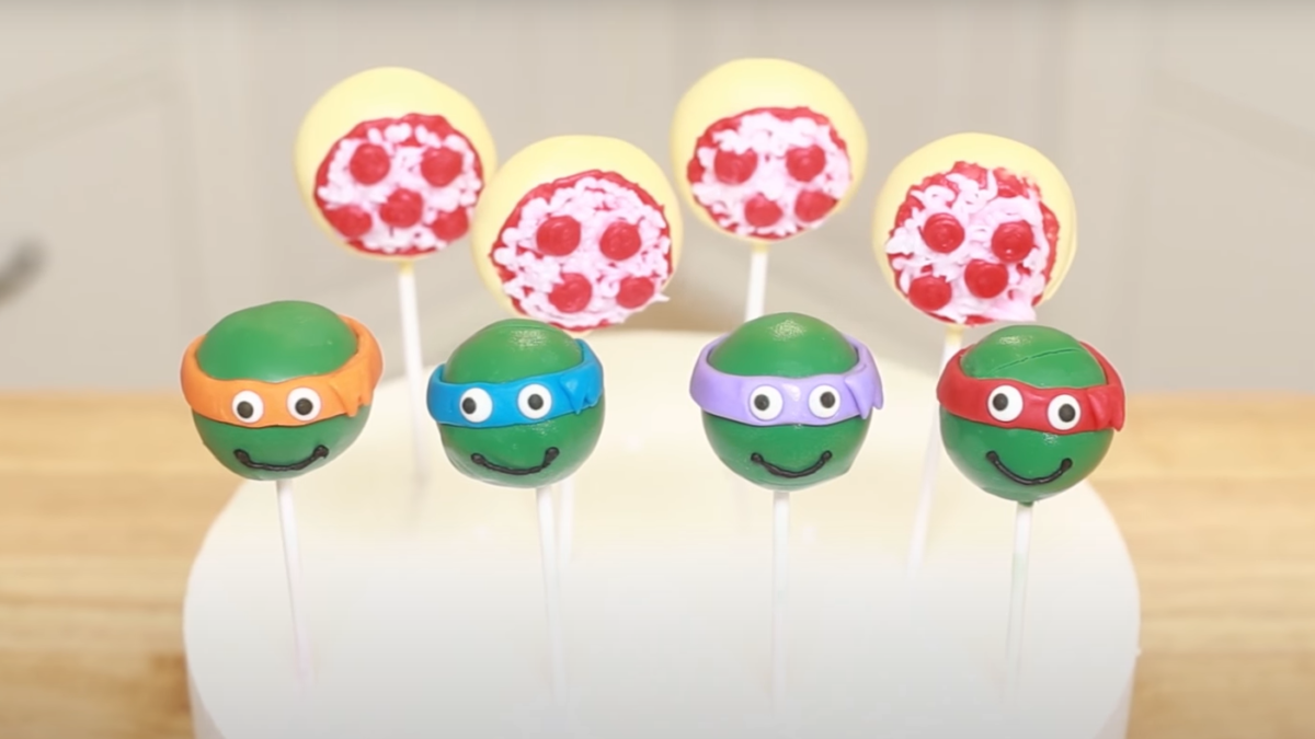 Ninja Turtles cake pops with pizza cake pops